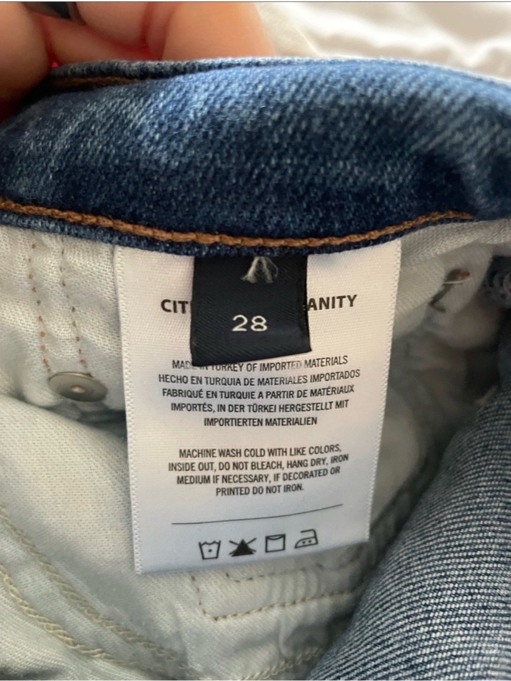 Citizens of Humanity Palma
Straight Raw Hem Jeans
Women's Size 28 Ambry Wash - Picture 8 of 9